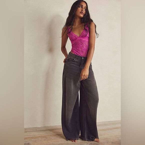 FREE PEOPLE SPEED DATE LACE BODYSUIT SIZE M - Picture 1 of 3